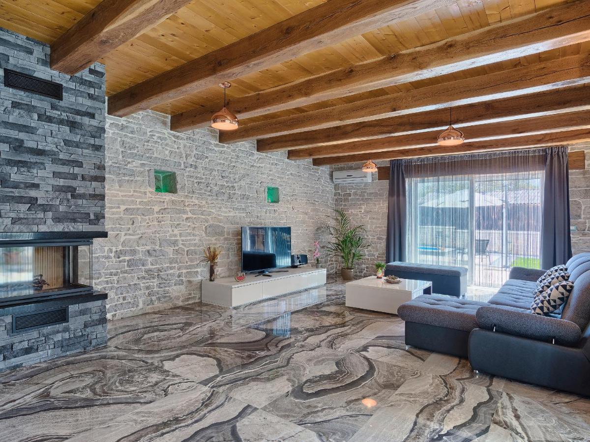 Villa Patrick-Luxury Stone House In The Center Of Istria Pazin Kültér fotó
